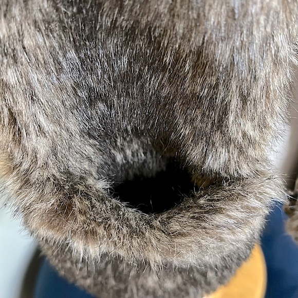 Faux Fur Hat & Scarf Combo - Picture 4 of 9